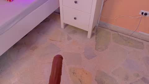 Kendra  online show from 15, 11, 2025