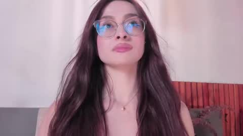 Andra Cyrus online show from 27, 3, 2026