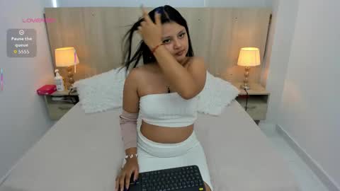 Andrea Caicedo online show from 3, 10, 2025