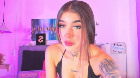 Snapshot of andrea_flow chatting on 5, 1, 2025 Andrea online show from 5, 1, 2025