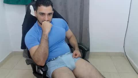Snapshot of andres180950734 chatting on 29, 5, 2026 andres180950734 online show from 29, 5, 2026