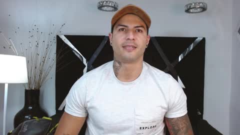 insta andres clark  online show from 22, 2, 2025