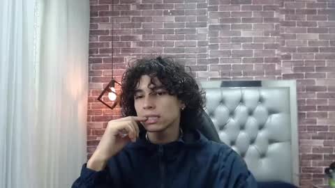 Snapshot of andres_ocasio chatting on 4, 3, 2025 andres_ocasio online show from 4, 3, 2025