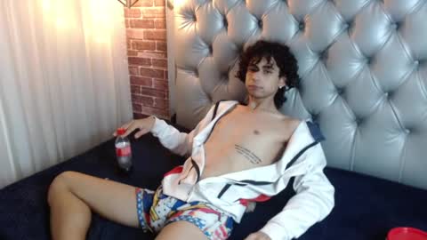 Snapshot of andres_ocasio chatting on 8, 3, 2025 andres_ocasio online show from 8, 3, 2025