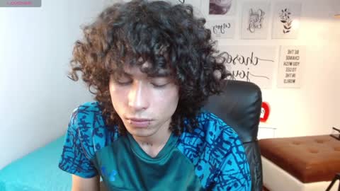 Snapshot of andres_ocasio chatting on 12, 9, 2025 andres_ocasio online show from 12, 9, 2025