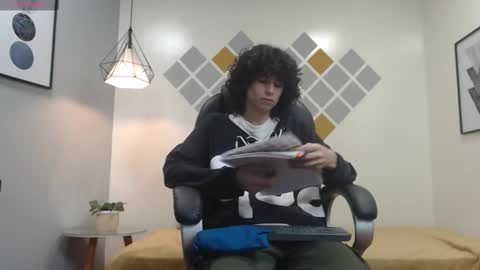 Snapshot of andres_ocasio chatting on 21, 9, 2025 andres_ocasio online show from 21, 9, 2025