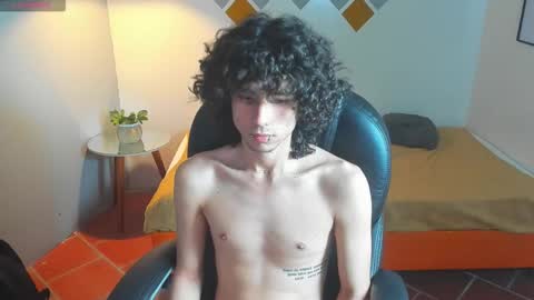 Snapshot of andres_ocasio chatting on 28, 9, 2025 andres_ocasio online show from 28, 9, 2025