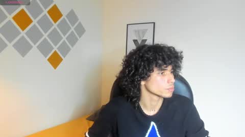 Snapshot of andres_ocasio chatting on 3, 10, 2025 andres_ocasio online show from 3, 10, 2025
