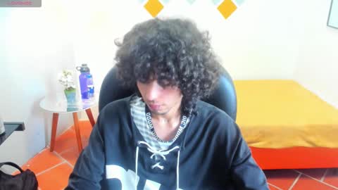 Snapshot of andres_ocasio chatting on 5, 10, 2025 andres_ocasio online show from 5, 10, 2025