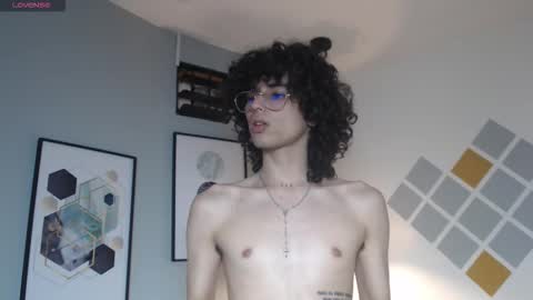 Snapshot of andres_ocasio chatting on 8, 10, 2025 andres_ocasio online show from 8, 10, 2025