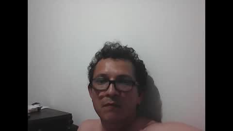 Snapshot of andresfloga chatting on 10, 9, 2025 andresfloga online show from 10, 9, 2025