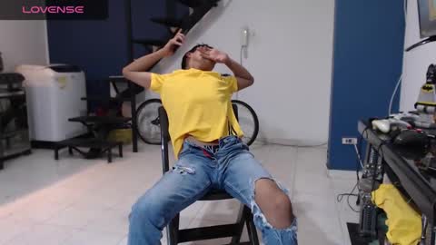 Snapshot of andressdean chatting on 30, 1, 2025 Andres Dean online show from 30, 1, 2025
