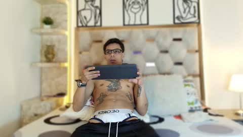 andrew_haalls online show from 30, 11, 2025