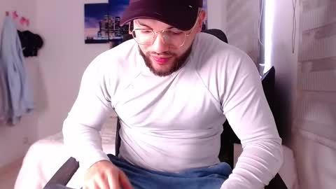 andrew_holden__ online show from 8, 1, 2026