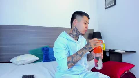 Snapshot of andrew_sanders69 chatting on 9, 11, 2025 andrew_sanders69 online show from 9, 11, 2025