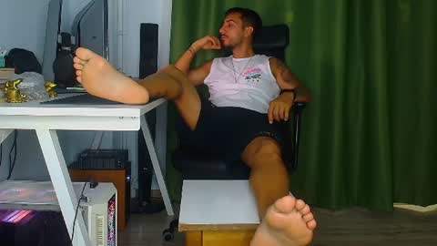 Snapshot of andrewbanner chatting on 25, 6, 2026 MasterRomania online show from 25, 6, 2026