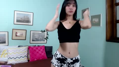 Andreyna online show from 7, 1, 2025