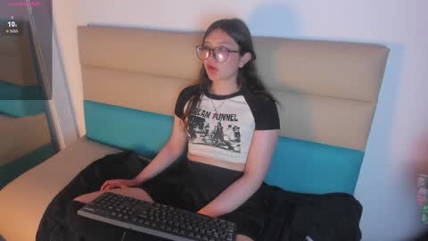 Snapshot of andromeda_blue__ chatting on 17, 12, 2024 online show from 17, 12, 2024