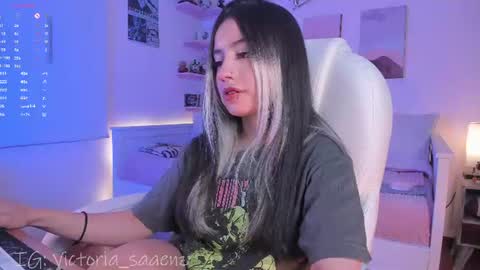 Snapshot of andromeedaa_ chatting on 6, 7, 2026 Victoria Senz online show from 6, 7, 2026
