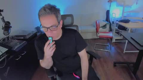 Andrew online show from 6, 10, 2025