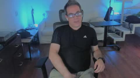 Snapshot of andy0pandi chatting on 25, 4, 2026 Andrew online show from 25, 4, 2026