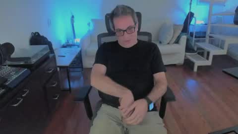 Snapshot of andy0pandi chatting on 30, 4, 2026 Andrew online show from 30, 4, 2026