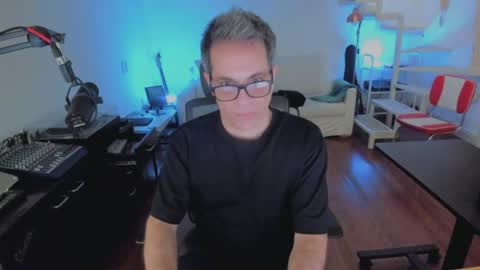 Snapshot of andy0pandi chatting on 5, 8, 2026 Andrew online show from 5, 8, 2026