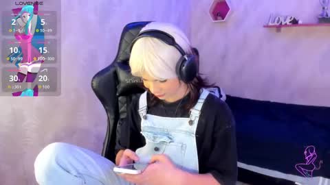 Snapshot of andy_bell_x chatting on 20, 11, 2025 ANDY online show from 20, 11, 2025