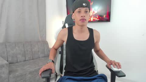 andy_bigcock01 online show from 22, 12, 2024