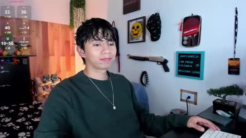 andy_guez_11 online show from 12, 2, 2025