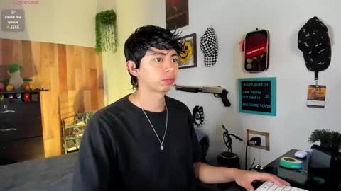 andy_guez_11 online show from 6, 3, 2025