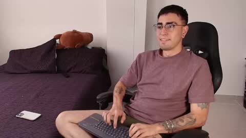 Snapshot of andy_shaaw chatting on 24, 2, 2025 Andres online show from 24, 2, 2025