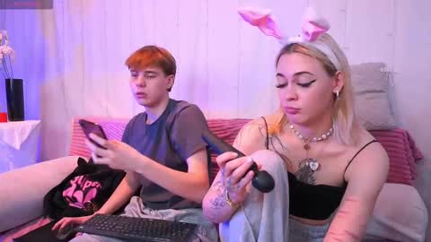 Mandy and Andy online show from 17, 10, 2025