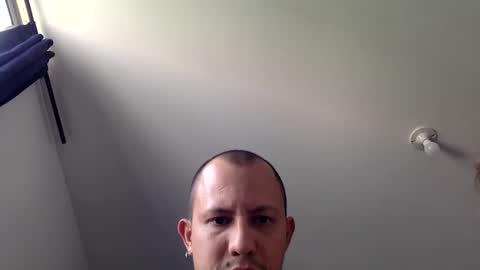 Snapshot of andyzuzka chatting on 5, 2, 2026 andyzuzka online show from 5, 2, 2026