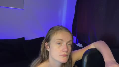 Snapshot of andyzuzka chatting on 4, 4, 2026 andyzuzka online show from 4, 4, 2026