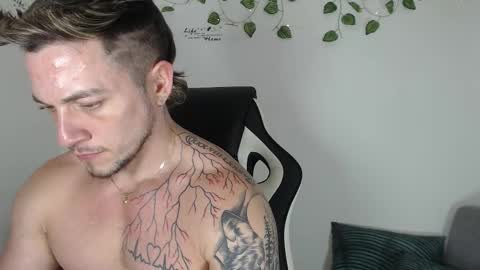 Angel Curl online show from 27, 11, 2025