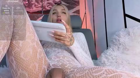 Snapshot of angel_dragun chatting on 4, 6, 2026 Angel-dragun online show from 4, 6, 2026