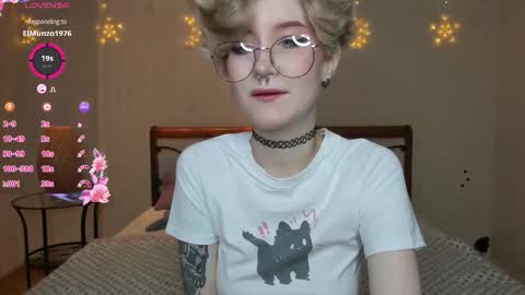 Angel Dust online show from 6, 11, 2025