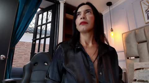 Nicolle  online show from 29, 1, 2025