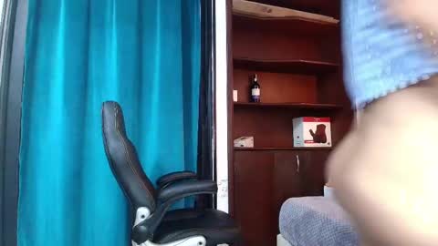 Nicolle  online show from 11, 2, 2025