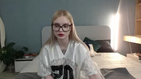 Snapshot of angel_share chatting on 21, 6, 2026 Angela online show from 21, 6, 2026