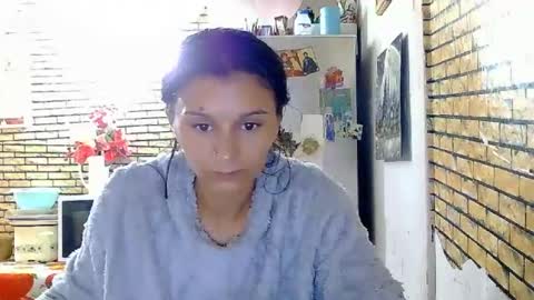 Snapshot of angel_sw33t chatting on 26, 7, 2026 elena online show from 26, 7, 2026
