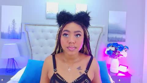 Angela Roberts online show from 3, 11, 2025