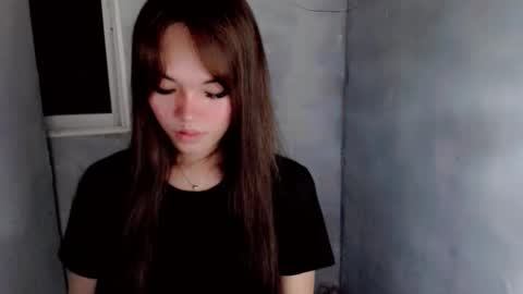 Snapshot of angelacharming_ chatting on 26, 10, 2025 angela online show from 26, 10, 2025