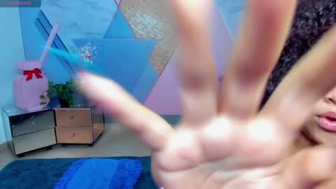 Angela online show from 8, 3, 2025