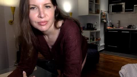 Snapshot of angeladarkk chatting on 7, 11, 2025 Angela online show from 7, 11, 2025