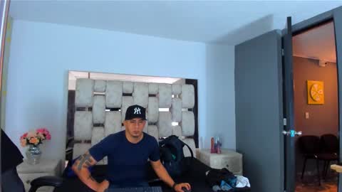 Snapshot of angelandchris chatting on 18, 9, 2025 Angel And Cris online show from 18, 9, 2025