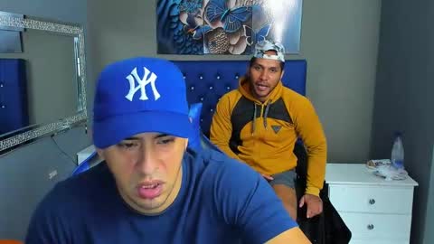 Snapshot of angelandchris chatting on 16, 10, 2025 Angel And Cris online show from 16, 10, 2025