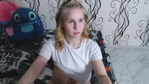 Angela online show from 8, 4, 2026