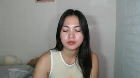 Snapshot of angelavida chatting on 15, 9, 2025 angel- i am new here please do understand that i only get naked on private room thank you online show from 15, 9, 2025